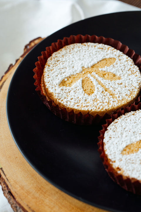 GALLETA DE ALMENDRA RELLENA CON DULCE DE LECHE